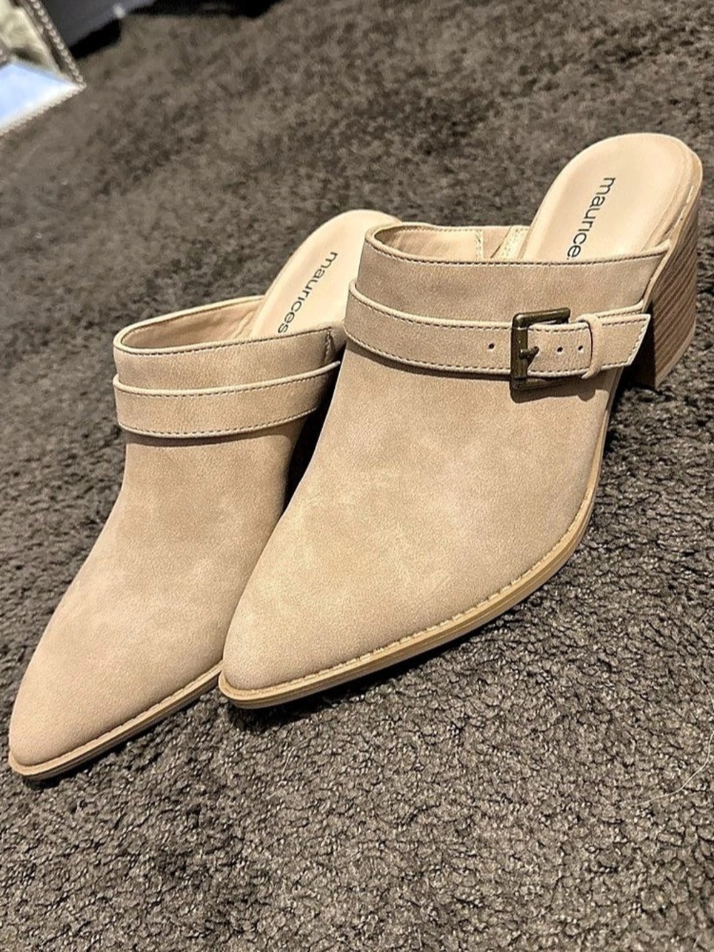 Pointed Toe Buckle Mules in Beige Like New